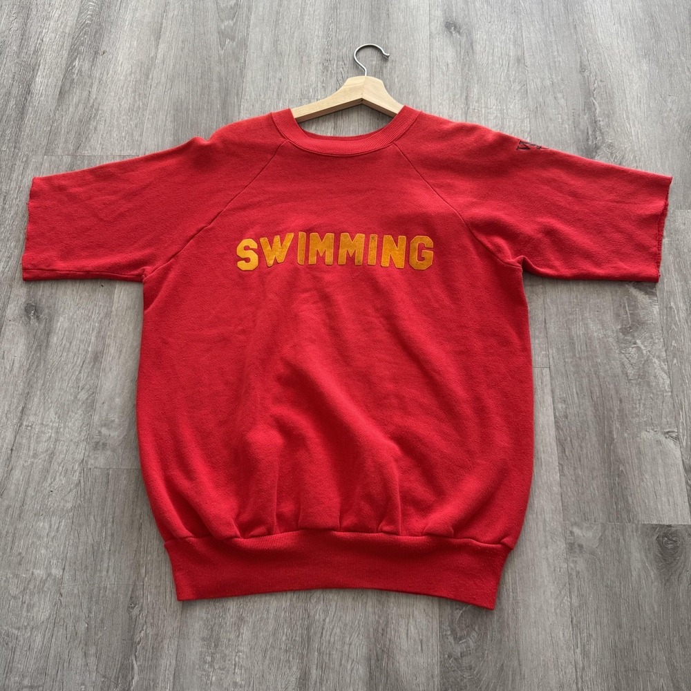 VTG Wichita State Shockers Sweatshirt Mens Large Red NCAA Swimming Short Sleeve